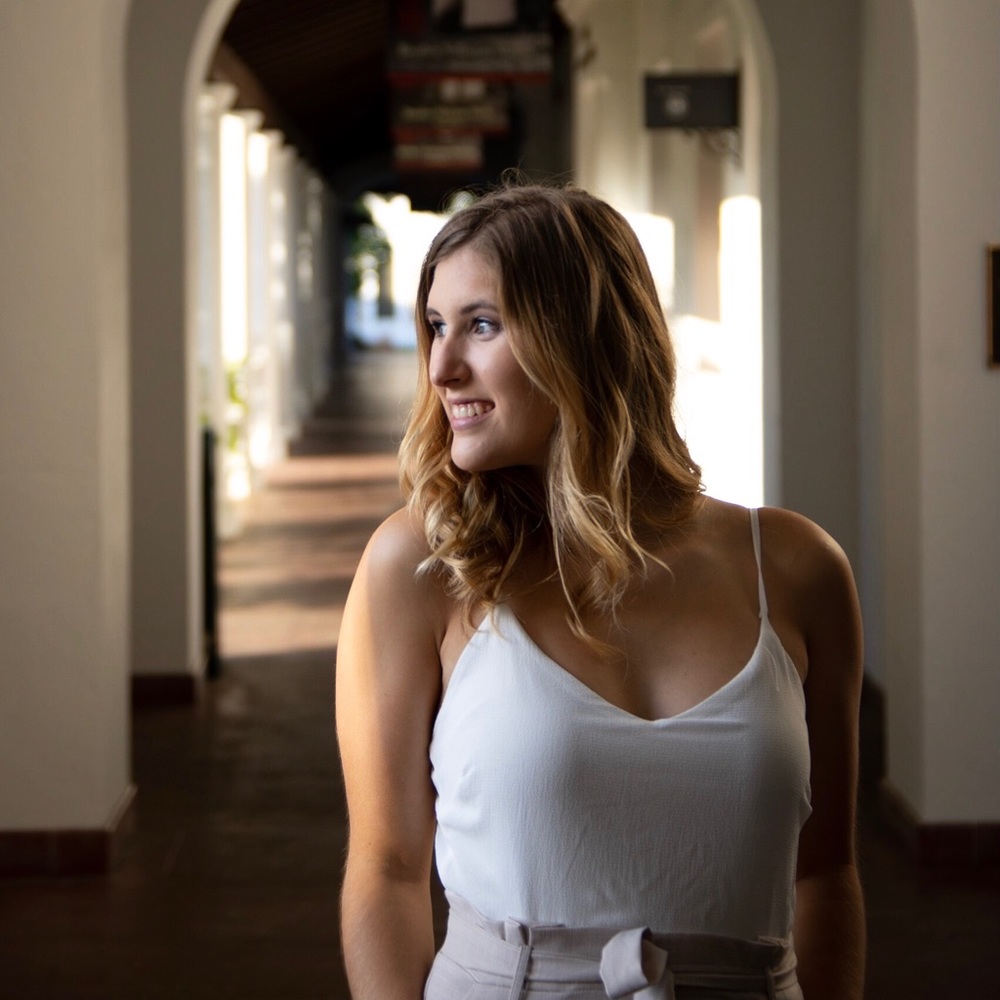 Meet your Posher, Olivia